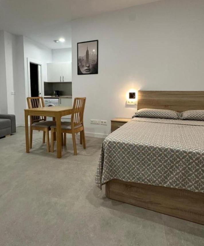 Estupendo Piso A 5 Min De La Estacion De Bus Y Tren Maria Zambrano Apartment Малага Екстериор снимка