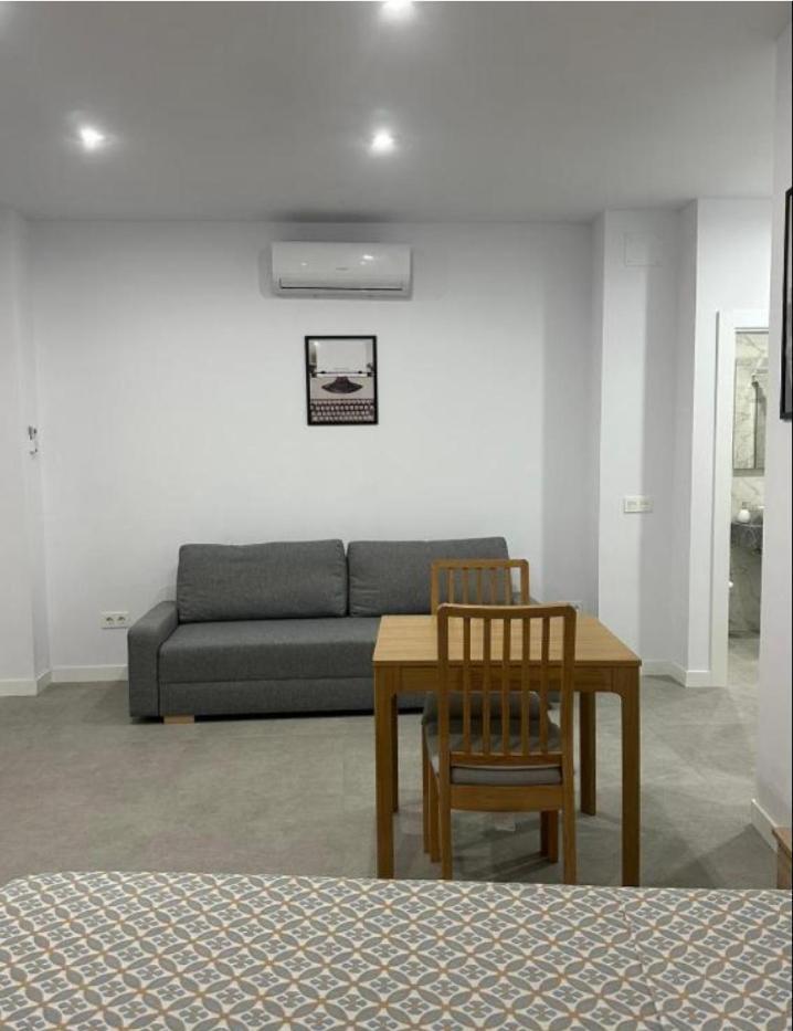Estupendo Piso A 5 Min De La Estacion De Bus Y Tren Maria Zambrano Apartment Малага Екстериор снимка