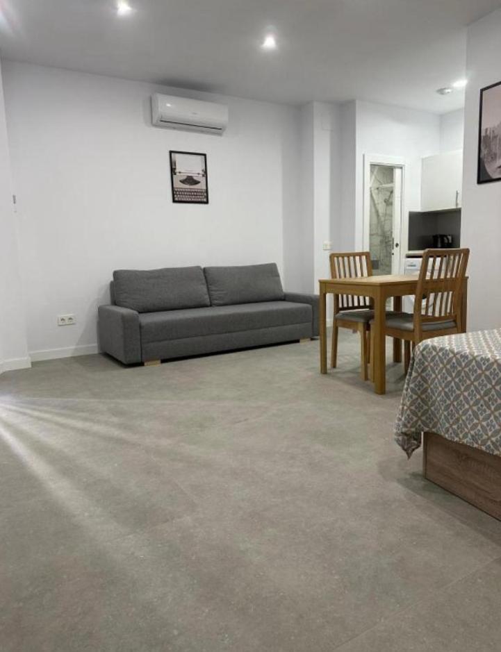 Estupendo Piso A 5 Min De La Estacion De Bus Y Tren Maria Zambrano Apartment Малага Екстериор снимка