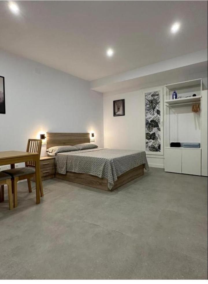 Estupendo Piso A 5 Min De La Estacion De Bus Y Tren Maria Zambrano Apartment Малага Екстериор снимка