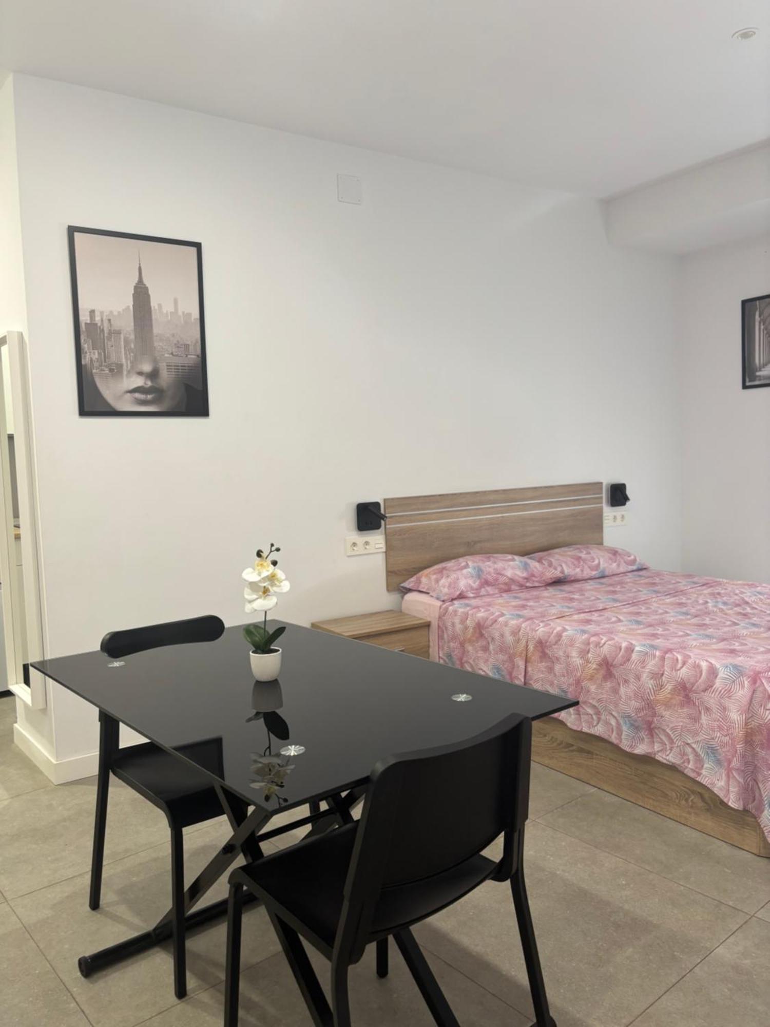 Estupendo Piso A 5 Min De La Estacion De Bus Y Tren Maria Zambrano Apartment Малага Екстериор снимка