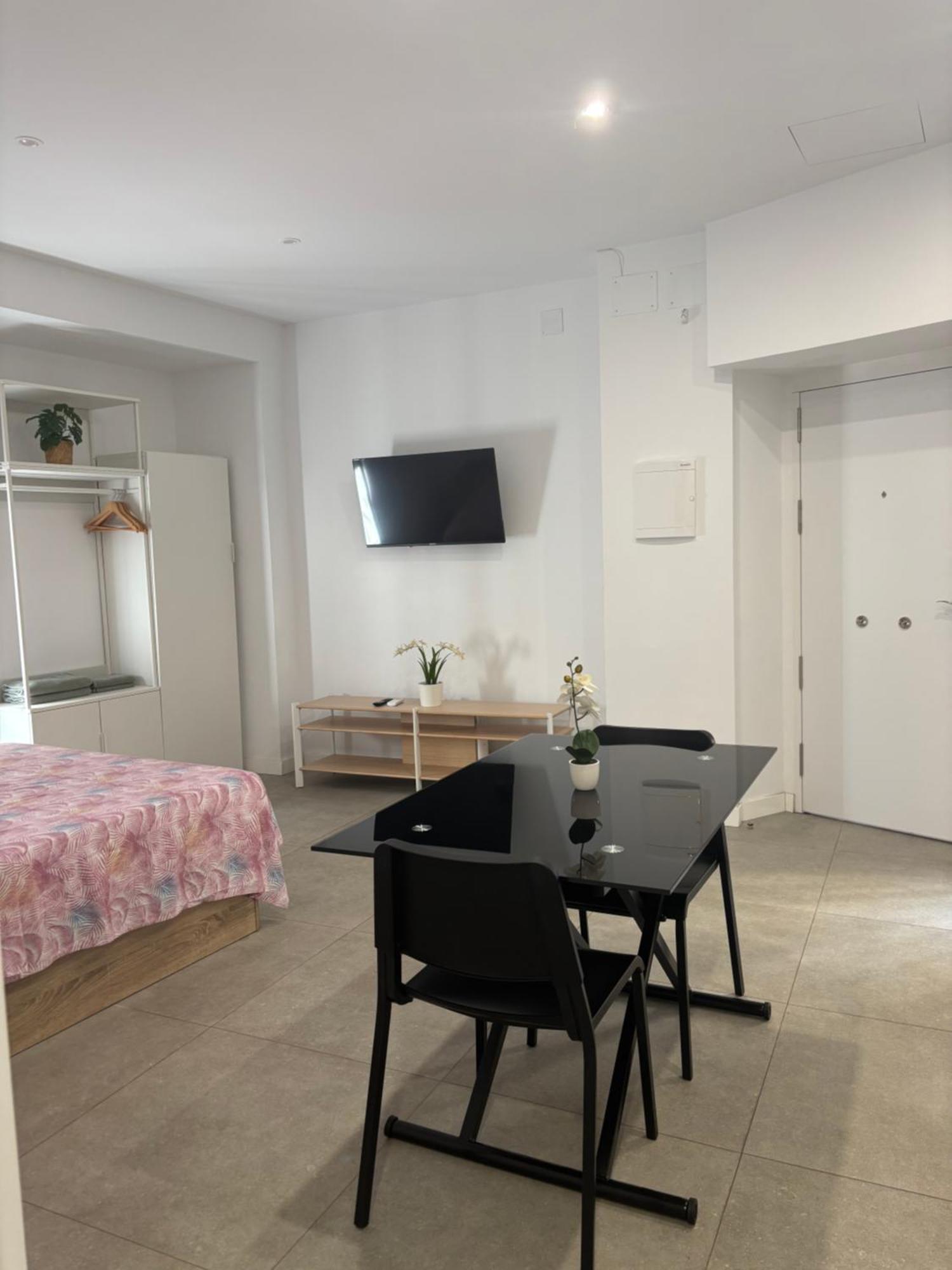 Estupendo Piso A 5 Min De La Estacion De Bus Y Tren Maria Zambrano Apartment Малага Екстериор снимка